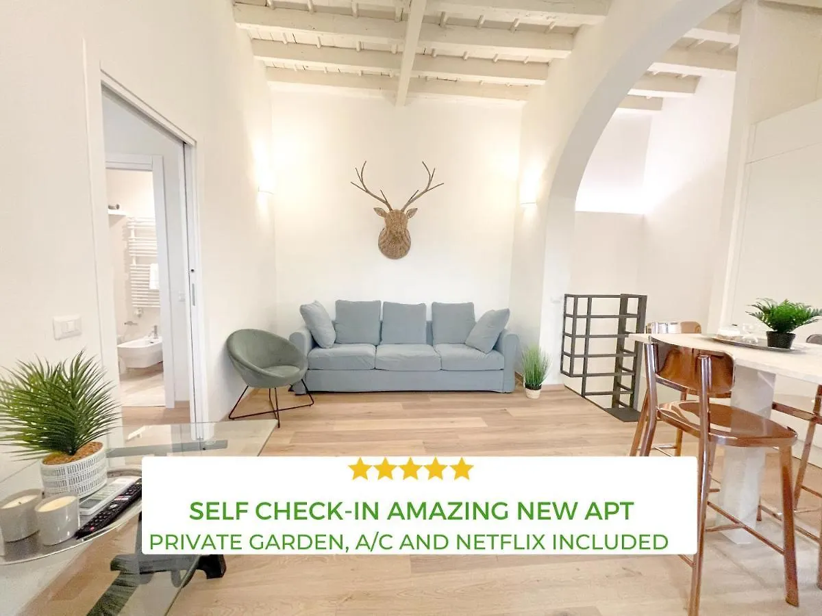 Brera-Centro Nuovo Appartamento Con Cortile Privato Milan Apartment