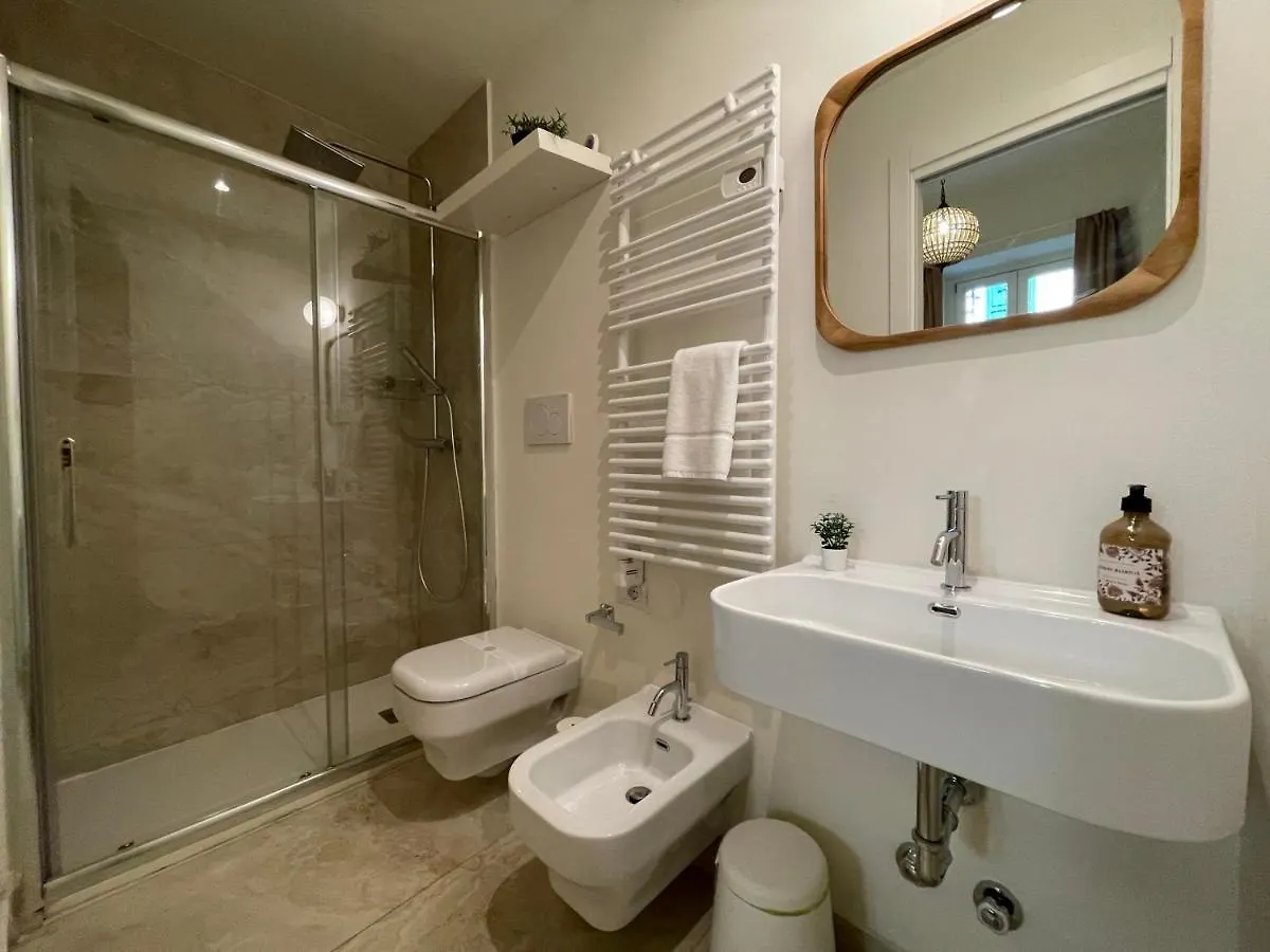 Brera-Centro Nuovo Appartamento Con Cortile Privato Milan Apartment