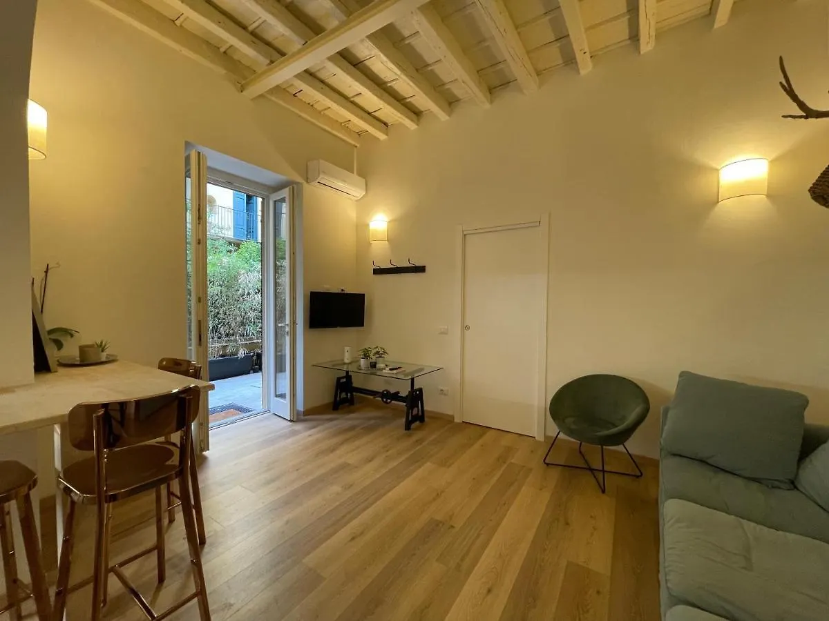 Brera-Centro Nuovo Appartamento Con Cortile Privato Milan Italy